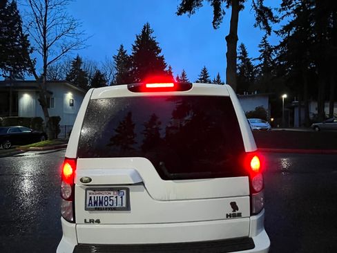 Used 2010 Land Rover LR4 HSE LUX image 9