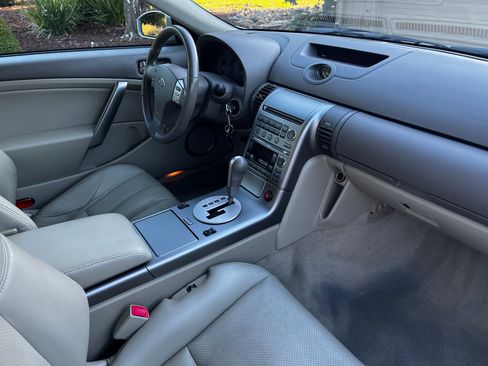Used 2004 INFINITI G35 Coupe w/ Premium Pkg RWD image 8