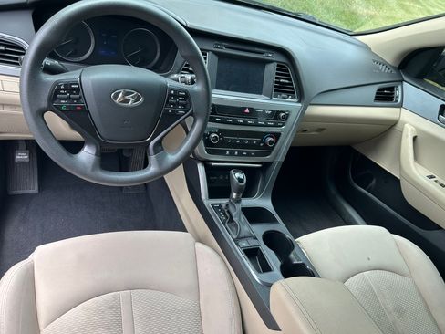 Used 2017 Hyundai Sonata SE FWD image 8