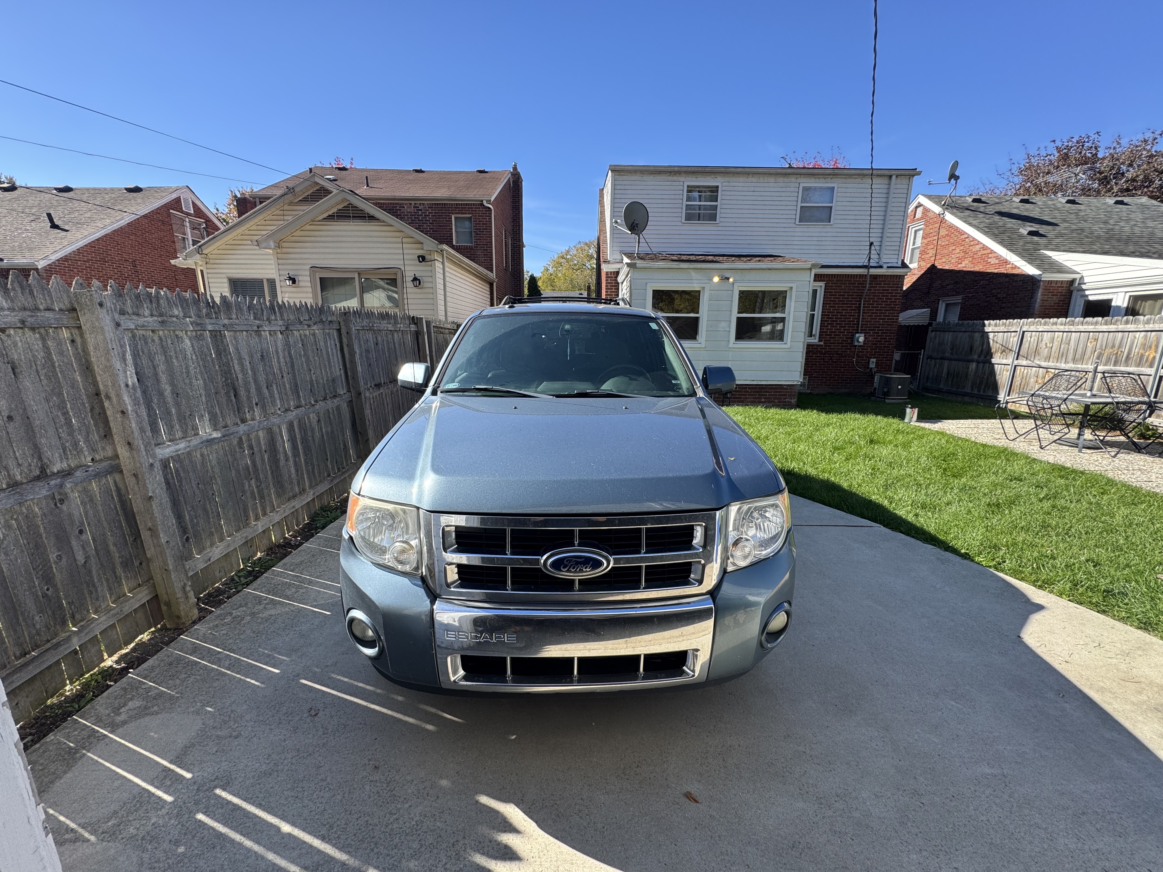 Used 2012 Ford Escape Limited FWD image 1