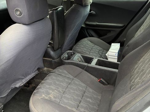 Used 2013 Chevrolet Volt FWD image 4