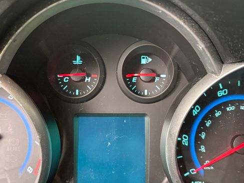 Used 2016 Chevrolet Cruze LT w/ Technology Package image 10