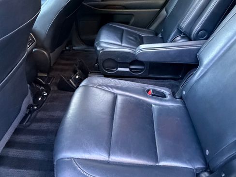 Used 2015 Toyota Highlander XLE image 10