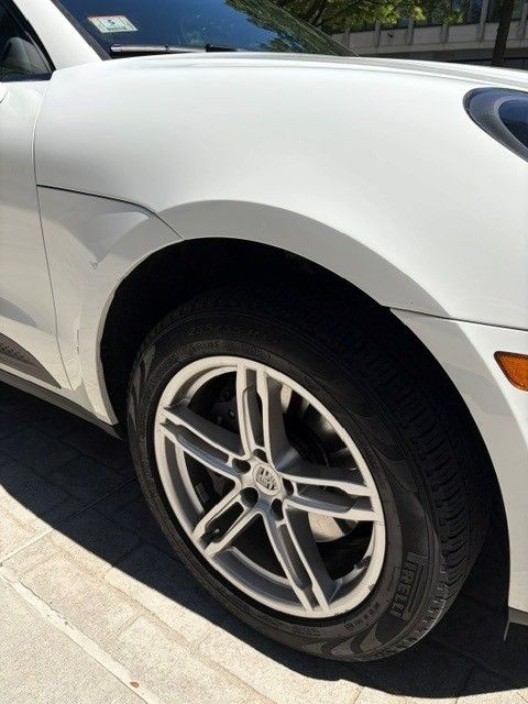 Used 2022 Porsche Macan AWD/4WD image 28