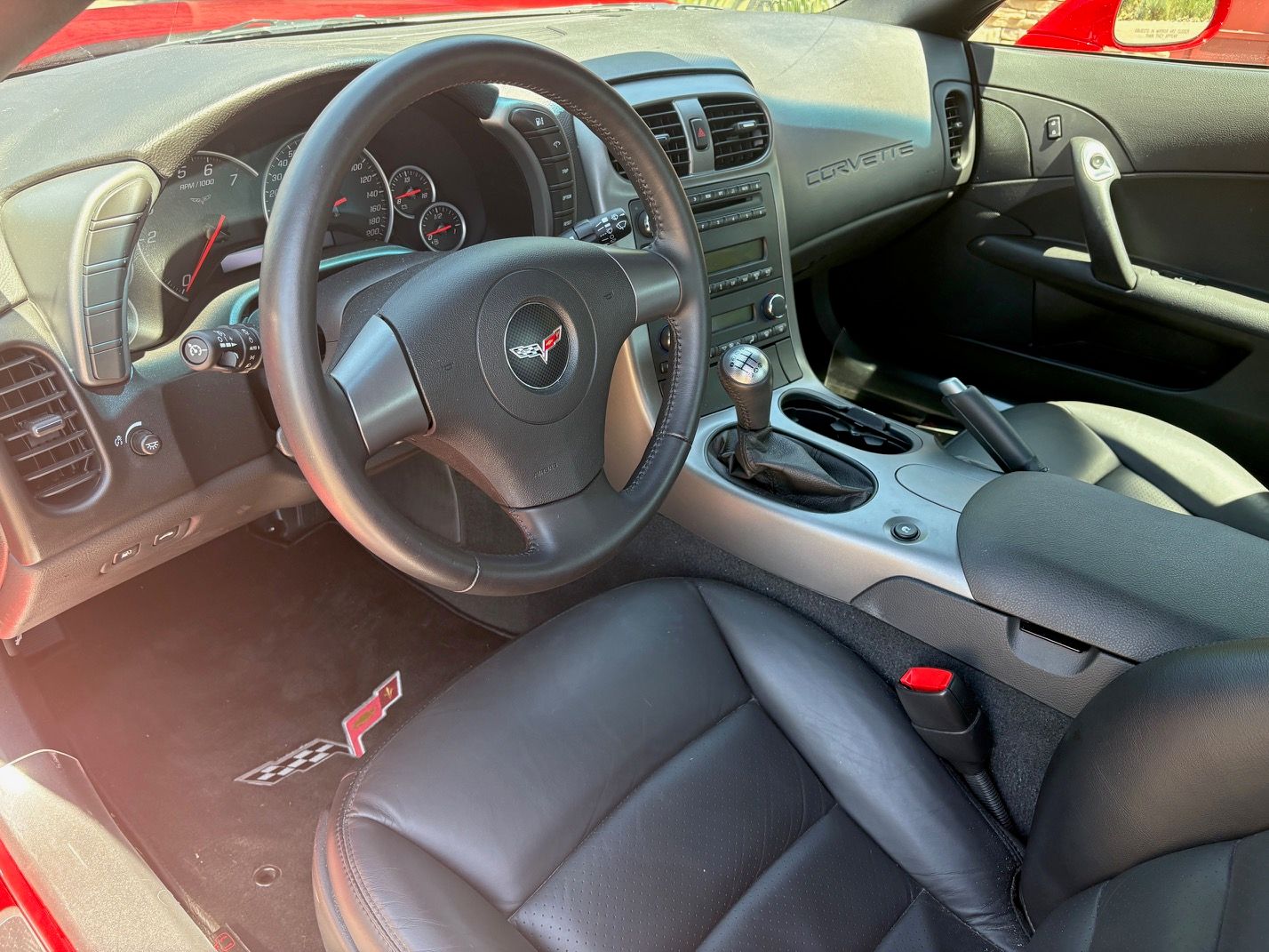Used 2007 Chevrolet Corvette Coupe w/ Performance Package RWD image 12