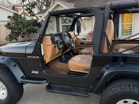 Used 1997 Jeep Wrangler SE image 19