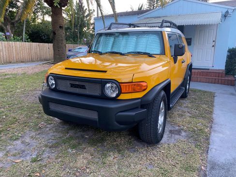 Used 2007 Toyota FJ Cruiser 2WD image 23