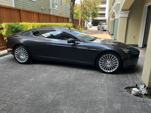 Used 2011 Aston Martin Rapide Luxe image 2
