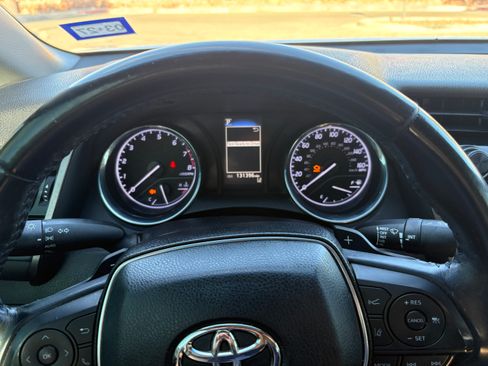 Used 2020 Toyota Camry SE FWD image 14