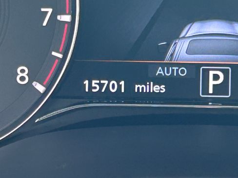 Used 2024 INFINITI QX80 Sensory image 24