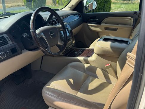 Used 2013 GMC Yukon Denali AWD/4WD image 5