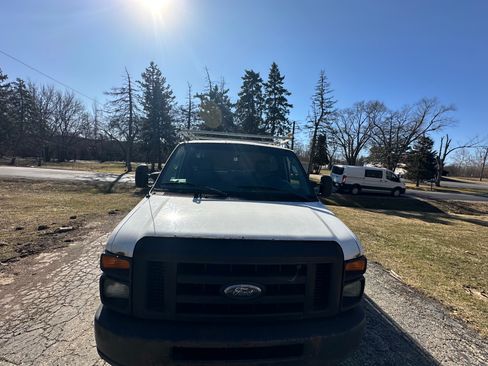 Used 2011 Ford E-350 and Econoline 350 Super Duty w/ Commercial Cargo Van Pkg image 4