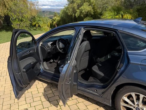 Used 2019 Ford Fusion SE image 8