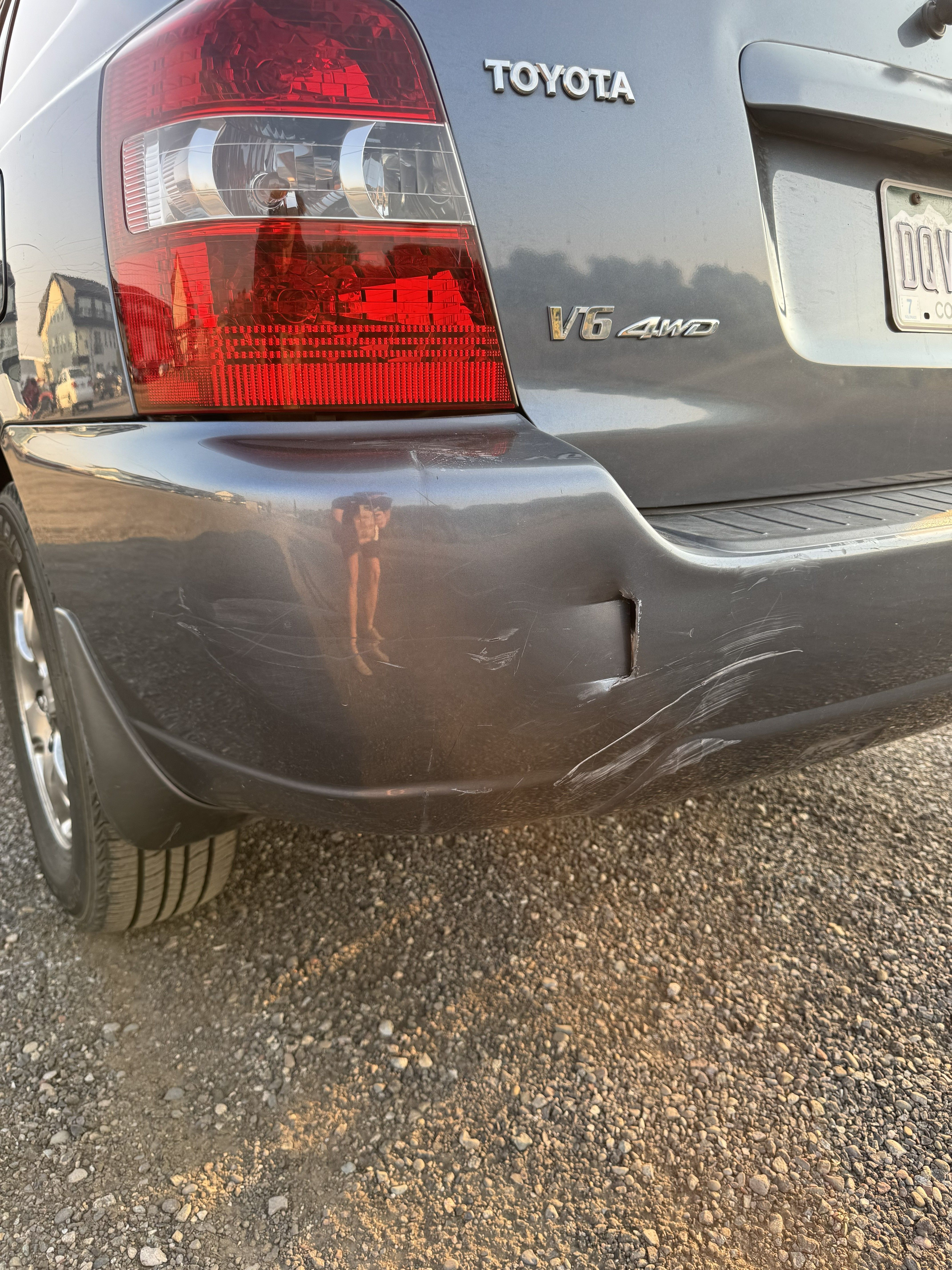 Used 2005 Toyota Highlander 4WD V6 w/ 3rd Row image 10
