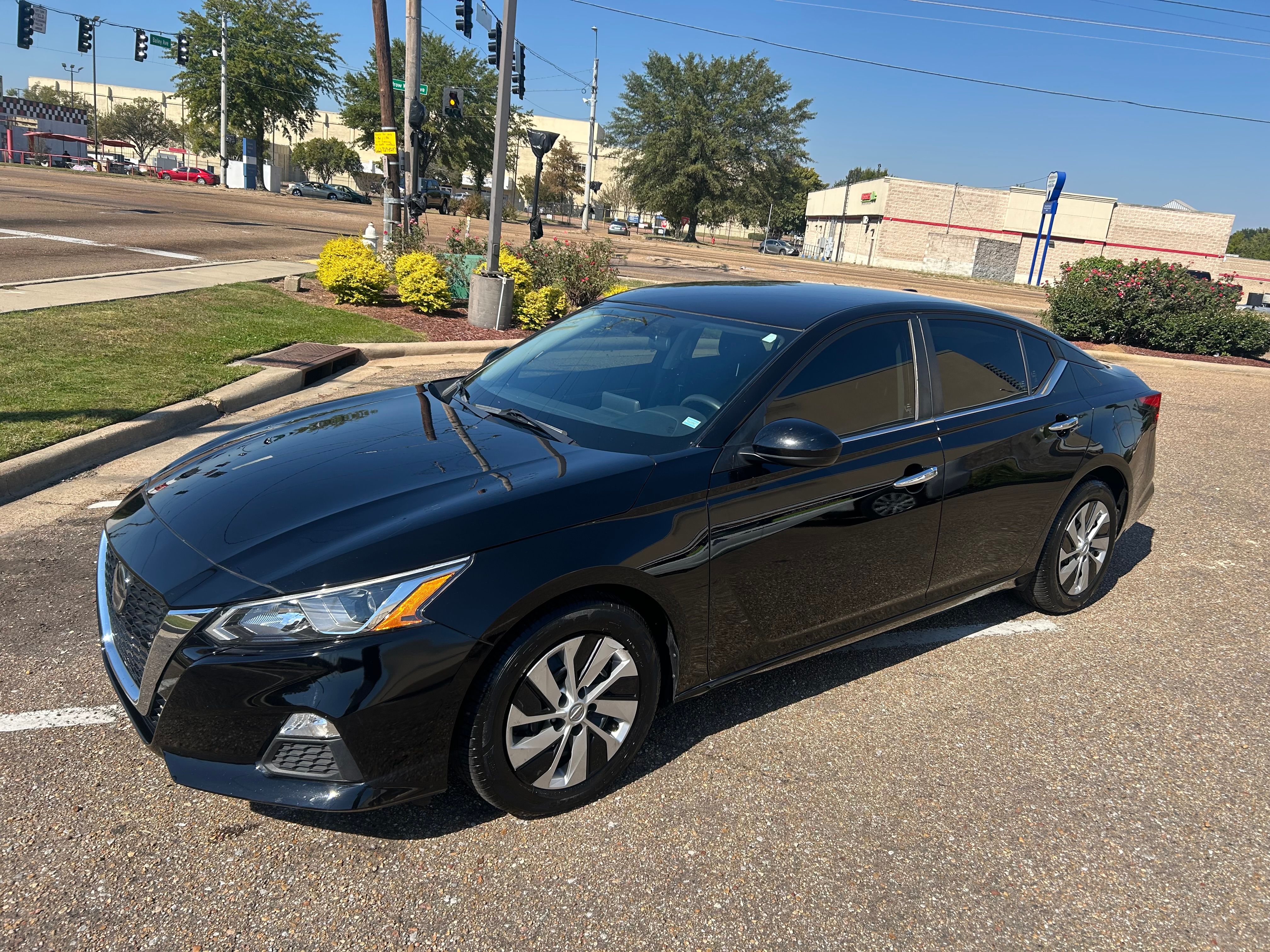 Used 2020 Nissan Altima 2.5 S FWD image 1