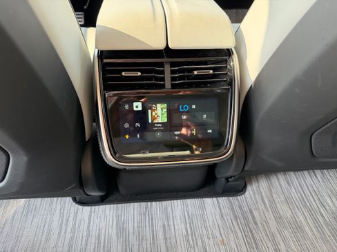 Used 2023 Rivian R1S Adventure AWD/4WD image 15