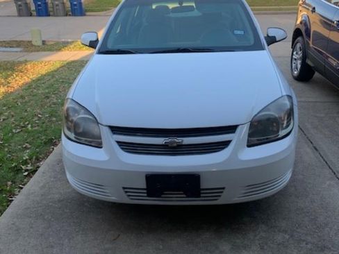 Used 2009 Chevrolet Cobalt LT w/ Preferred Equipment Group image 2