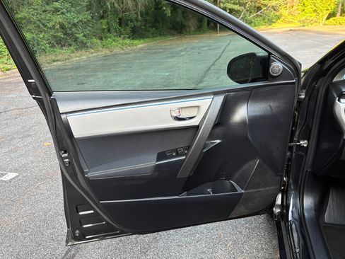 Used 2016 Toyota Corolla LE w/ Driver Convenience Package FWD image 10