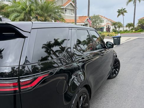 Used 2024 Land Rover Discovery Dynamic SE image 11