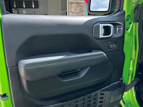 Used 2020 Jeep Wrangler Unlimited Sahara w/ Uconnect 4C Nav & Sound Group image 11