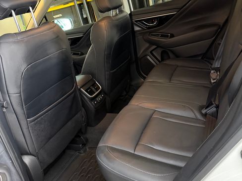 Used 2021 Subaru Outback Limited image 9