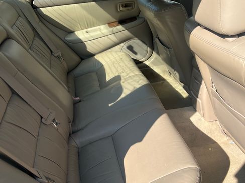 Used 1999 Lexus ES 330 FWD image 10