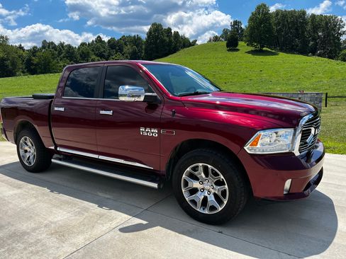 Used 2018 RAM 1500 Limited AWD/4WD image 2