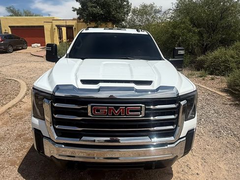 Used 2025 GMC Sierra 3500 SLE AWD/4WD image 2