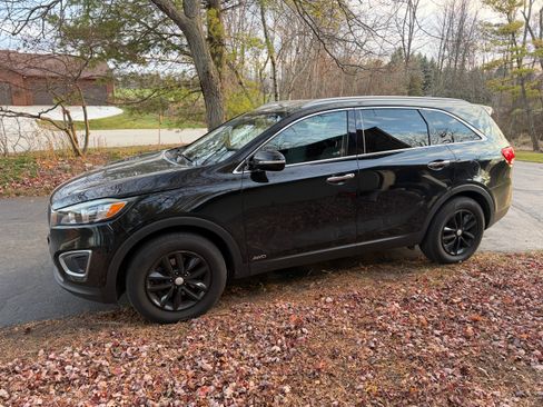 Used 2016 Kia Sorento LX w/ LX Convenience Package image 6