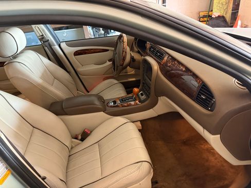 Used 2006 Jaguar S-TYPE 4.2 RWD image 12