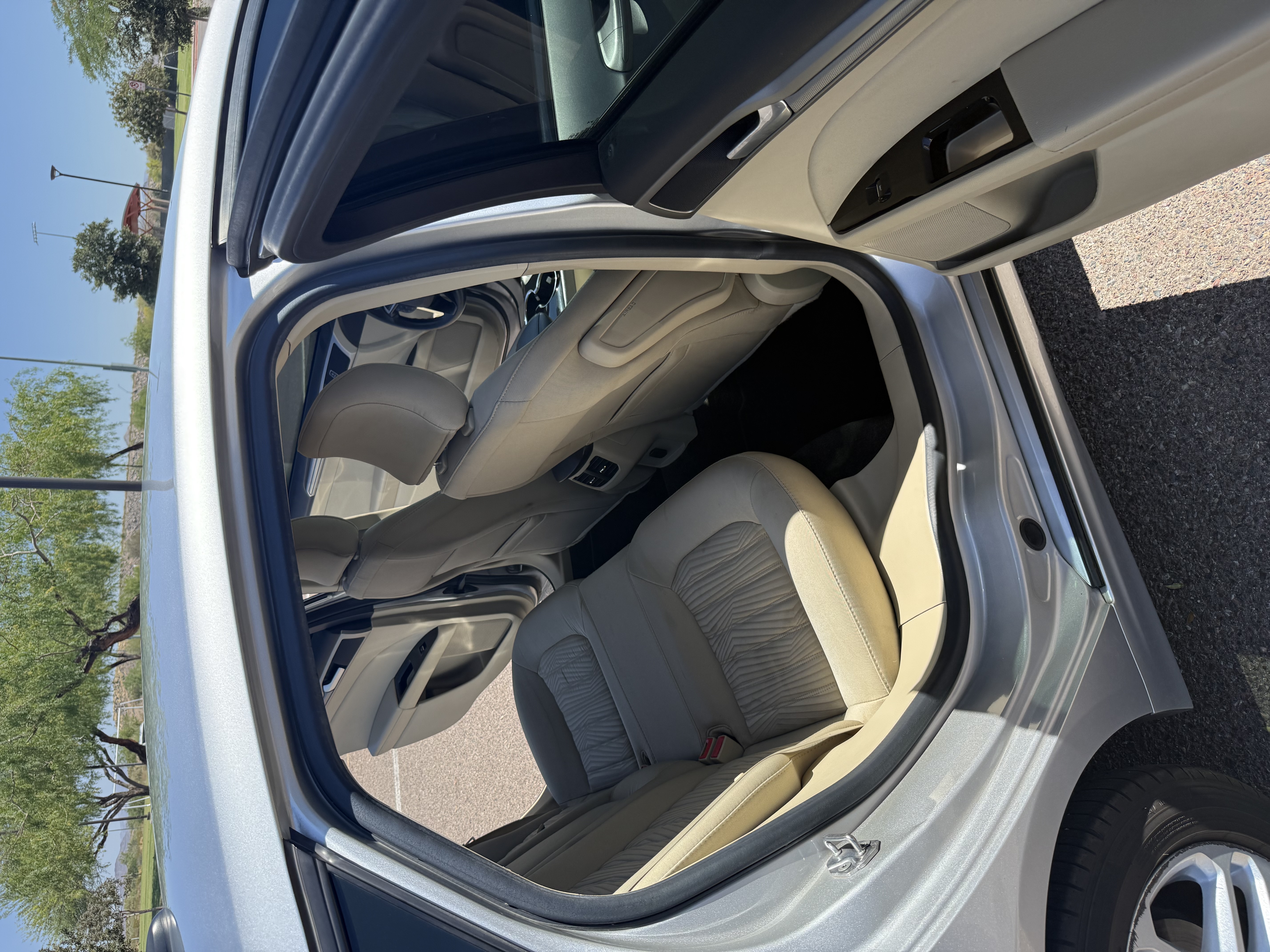 Used 2016 Ford Fusion SE FWD image 15
