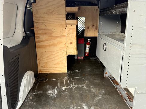 Used 2015 Ford Transit Connect XL image 11