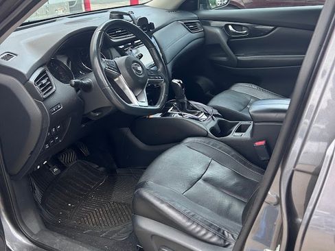 Used 2017 Nissan Rogue SL w/ SL Premium Package image 13