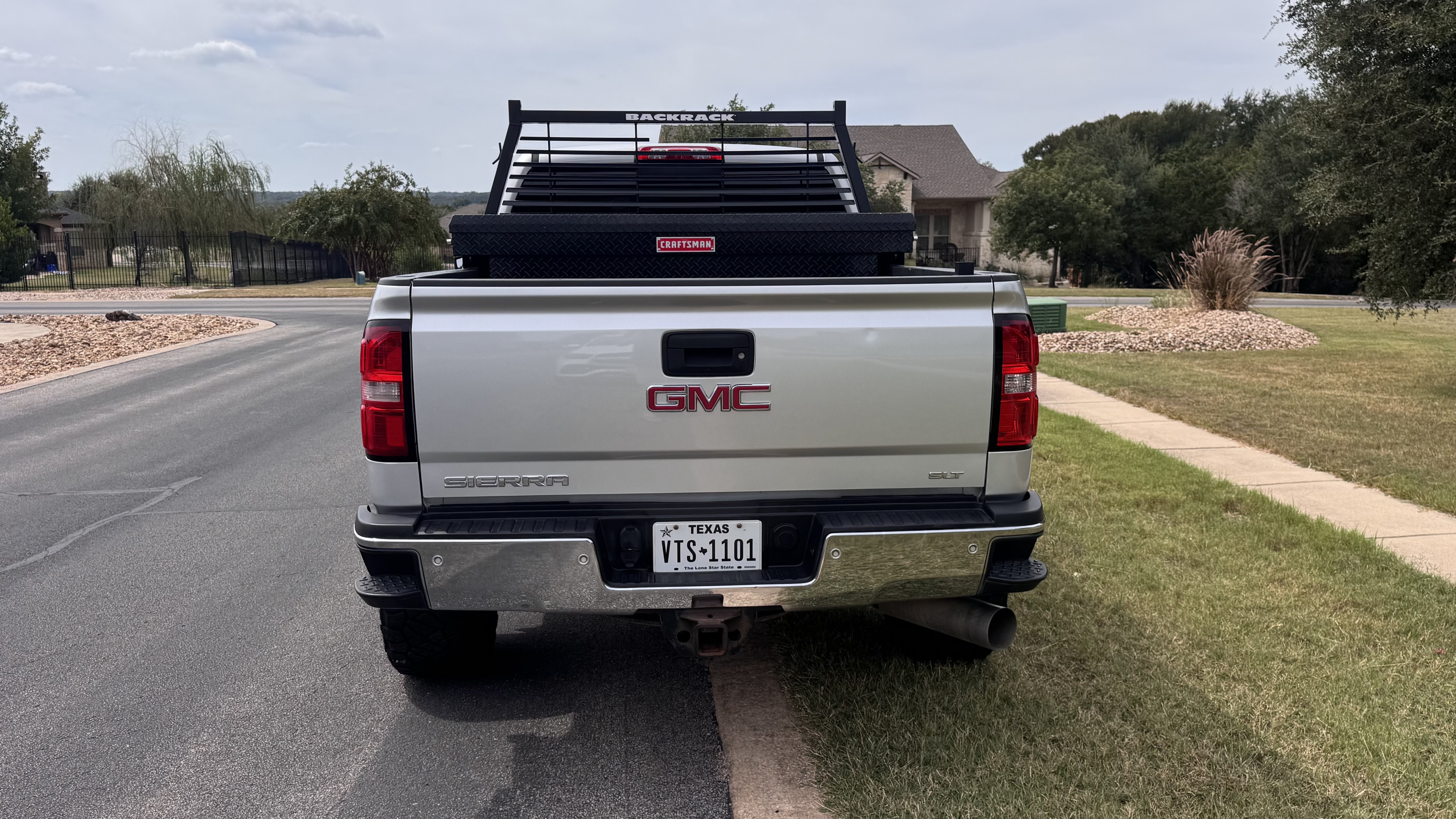 Used 2016 GMC Sierra 2500 SLT w/ Duramax Plus Package AWD/4WD image 9