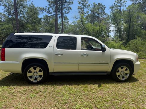 Used 2013 GMC Yukon XL SLT w/ Regional Value Package RWD image 13