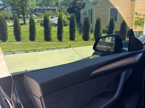 Used 2022 Tesla Model Y Long Range image 19