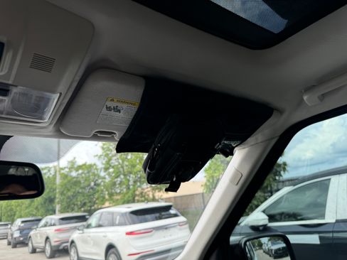 Used 2011 Land Rover LR4 HSE image 23