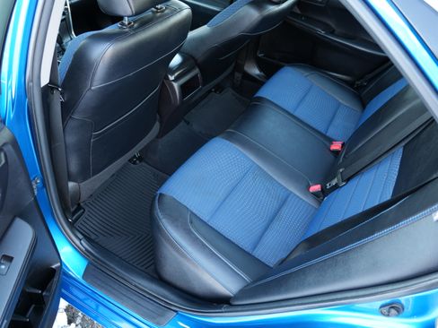 Used 2016 Toyota Camry SE image 4