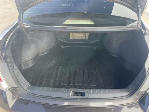 Used 2011 Honda Accord EX-L image 10