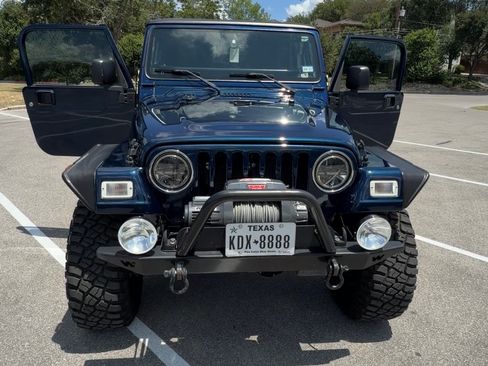Used 2004 Jeep Wrangler Rubicon w/ Dual Top Group AWD/4WD image 2