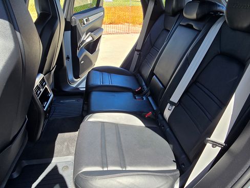 Used 2019 Porsche Cayenne Turbo image 13