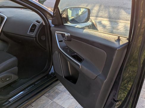 Used 2015 Volvo XC60 T5 image 12