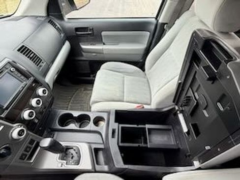 Used 2016 Toyota Sequoia SR5 image 22