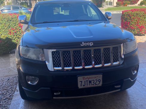Used 2012 Jeep Grand Cherokee Overland Summit image 1