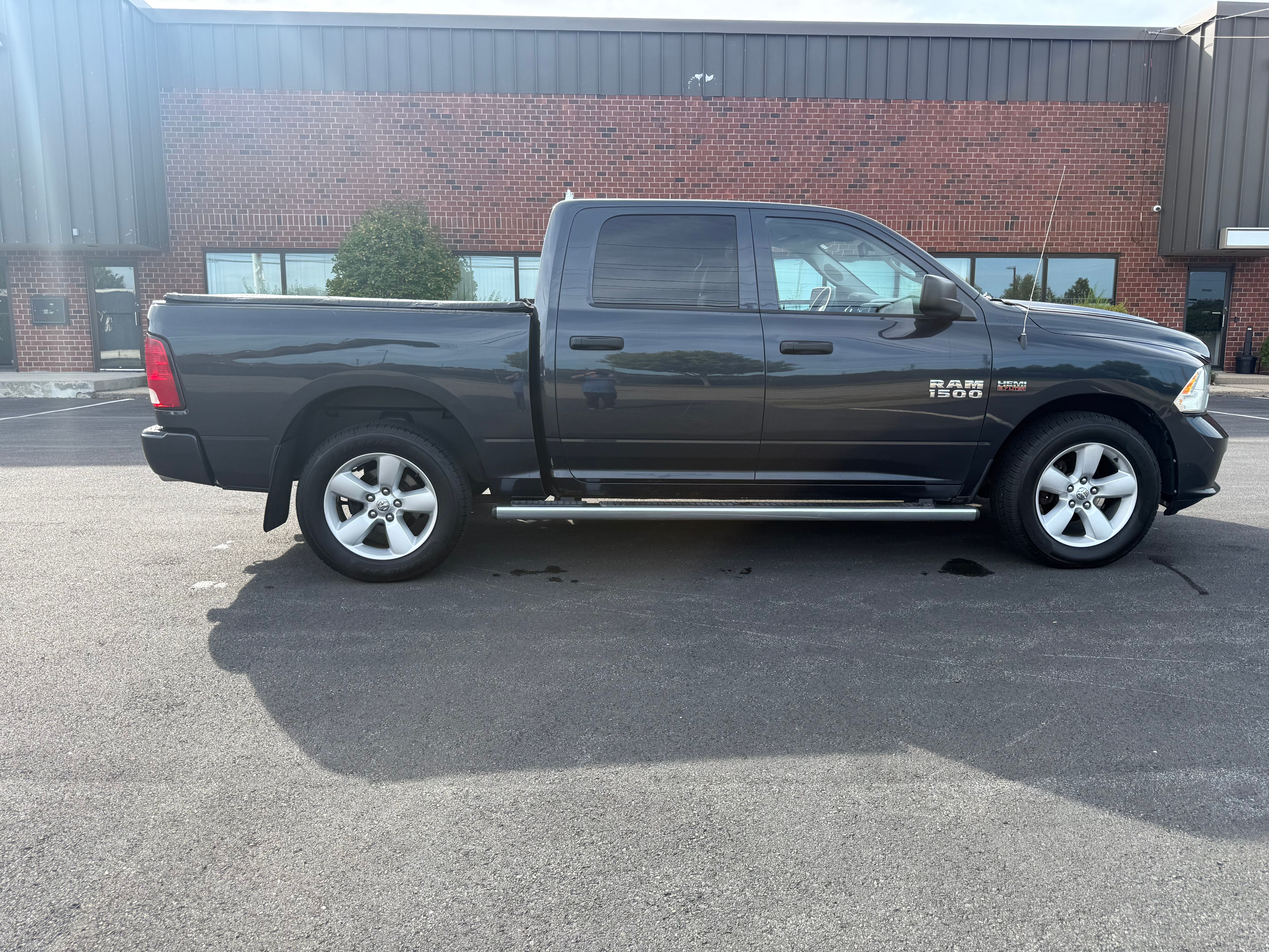 Used 2015 RAM 1500 Express AWD/4WD image 4