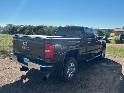 Used 2015 GMC Sierra 3500 SLE w/ SLE Preferred Package image 4