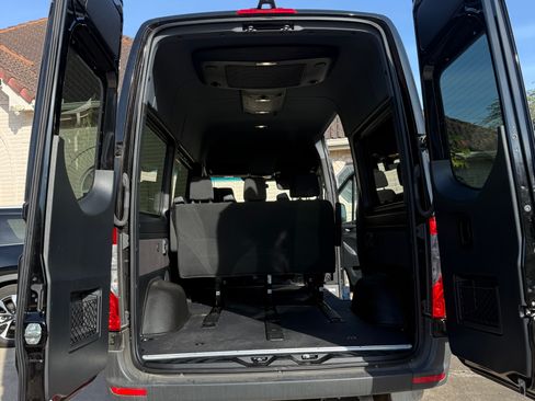 Used 2024 Mercedes-Benz Sprinter 2500 image 6