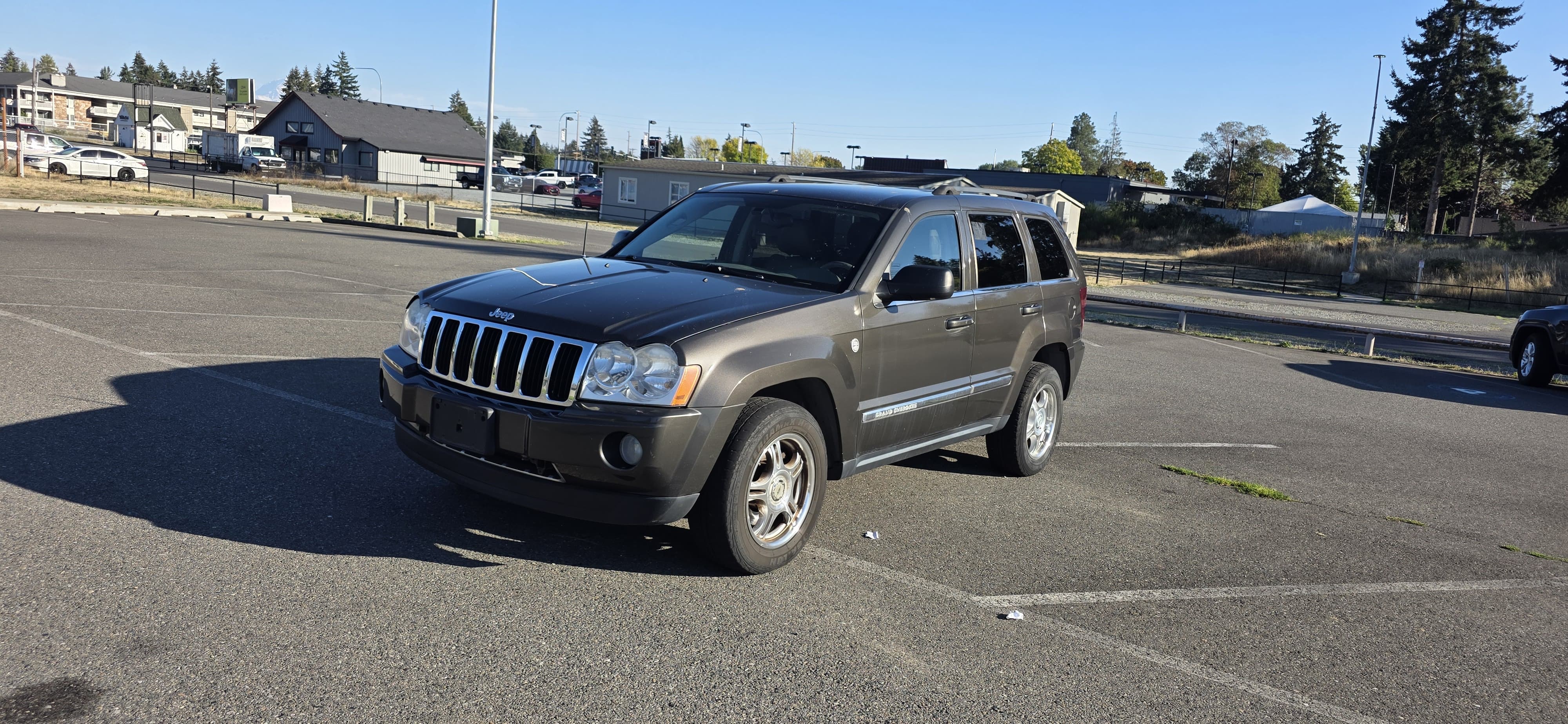 Used 2005 Jeep Grand Cherokee Limited w/ Trailer Tow Group IV AWD/4WD image 1