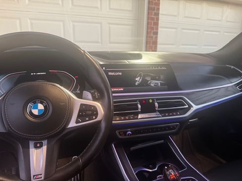 Used 2021 BMW X7 M50i w/ Luxury Seating Package image 5