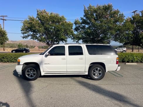 Used 2004 GMC Yukon XL Denali image 9